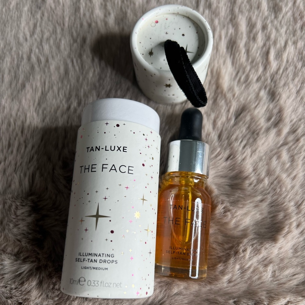Tan-Luxe Illuminating Self-Tan Drops - Light/Medium